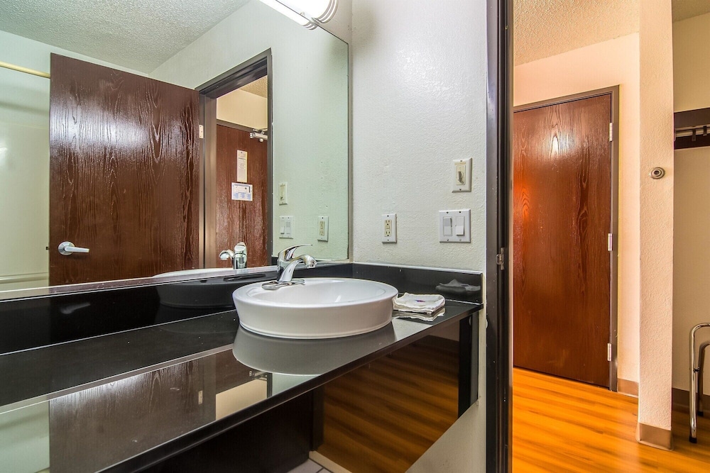 Motel6 Dallas, TX - North - Richardson 52/55