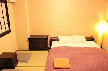 Basic, Double Bed, No Window