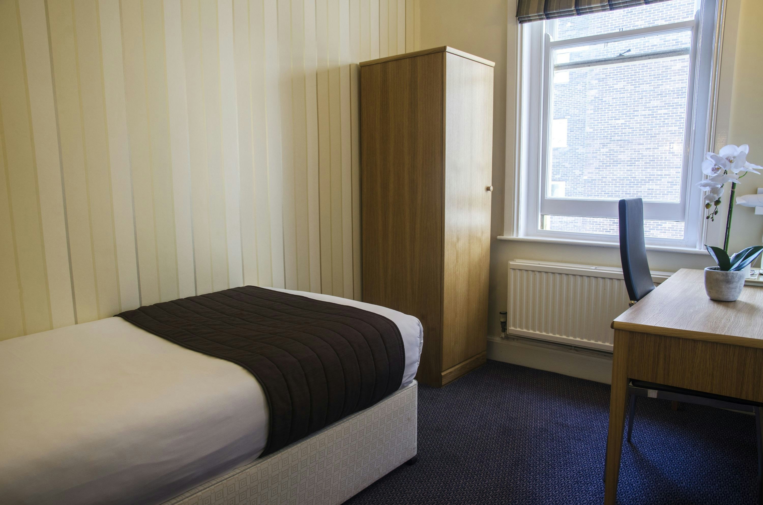 The Kings Hotel 37/55