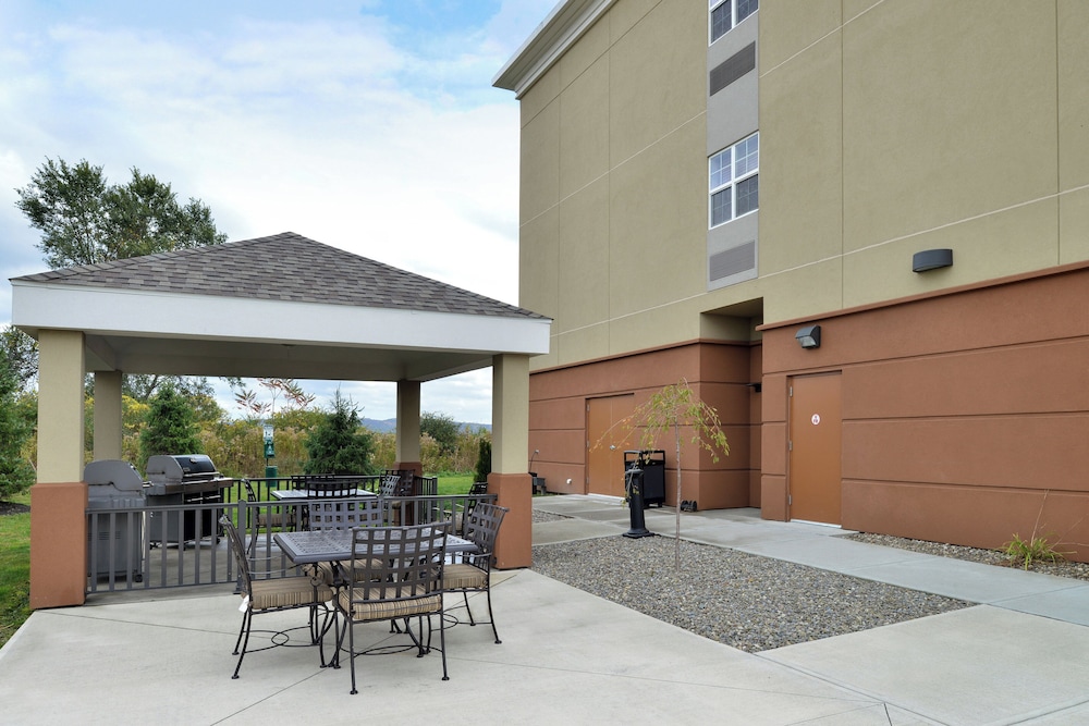 Candlewood Suites Elmira Horseheads 7/41