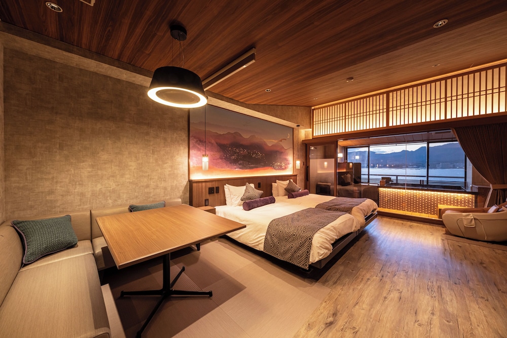 PREMIUM, TWIN BEDS, OCEAN VIEW, PRIVATE BATHROOM