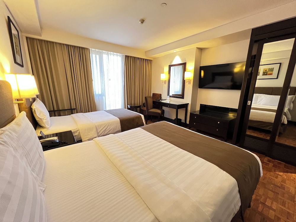 Deluxe, Executive, 1 Double and 1 Single Bed