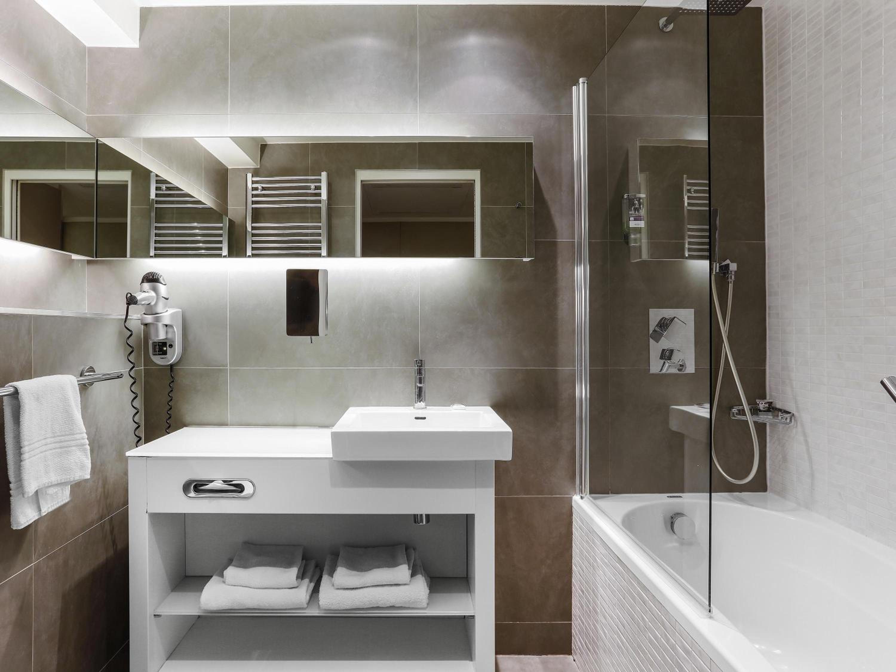 غرفة كلاسيكية بسرير كوين، Mercure Paris Vaugirard Porte de Versailles 4/7