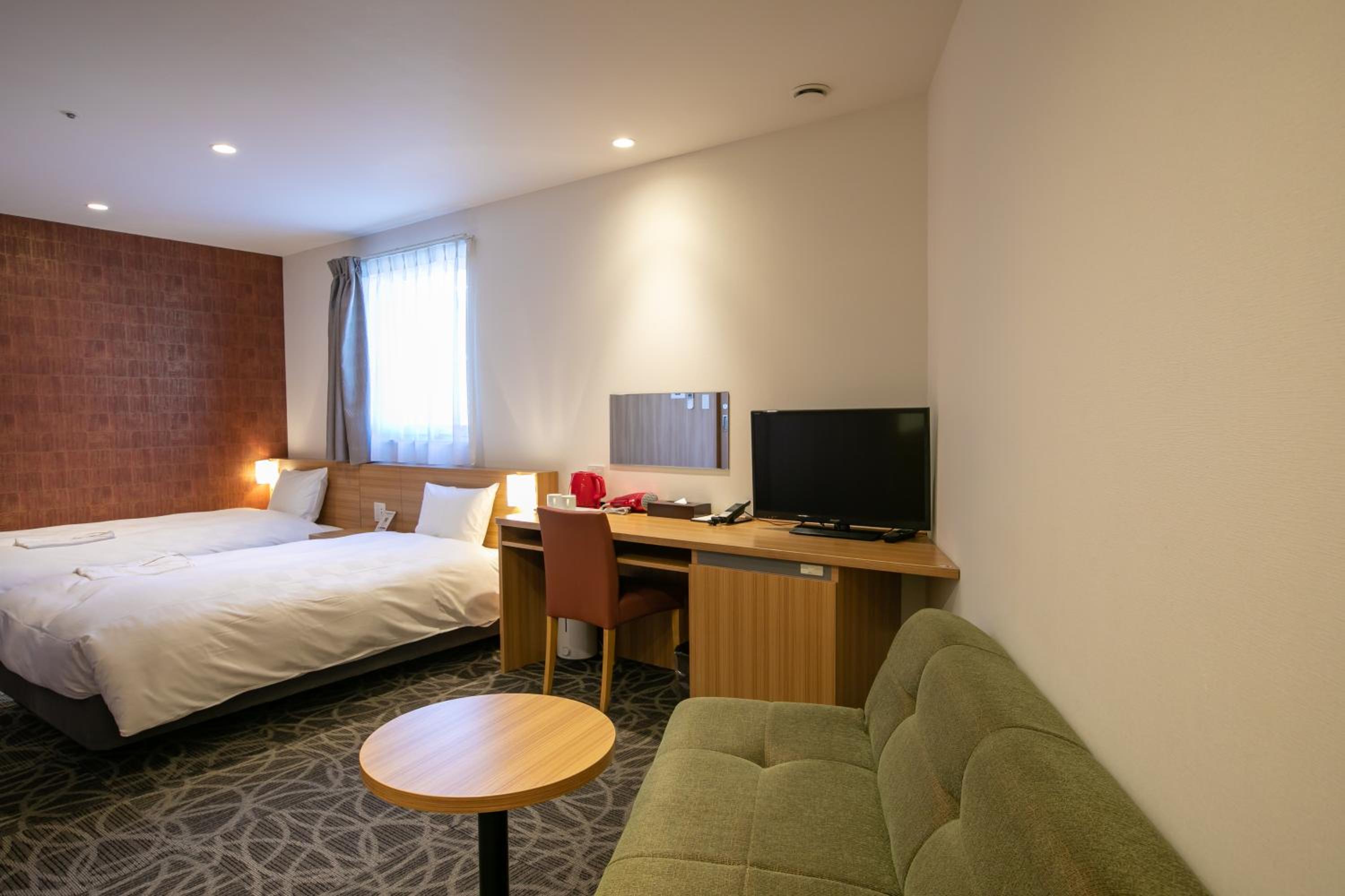 Standard, Twin Beds, Sofa, Sakura Garden Hotel 3/10