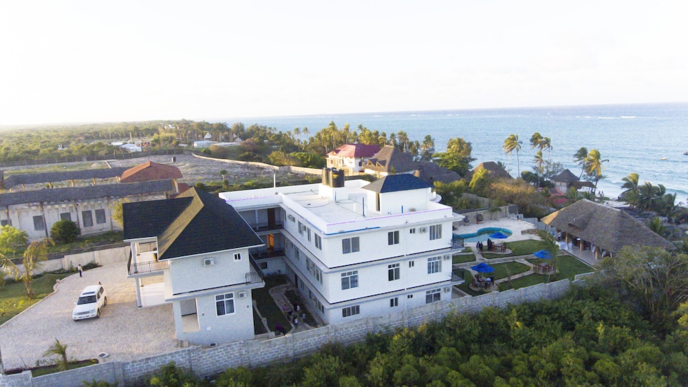 Sea Crest Hotel 11/70