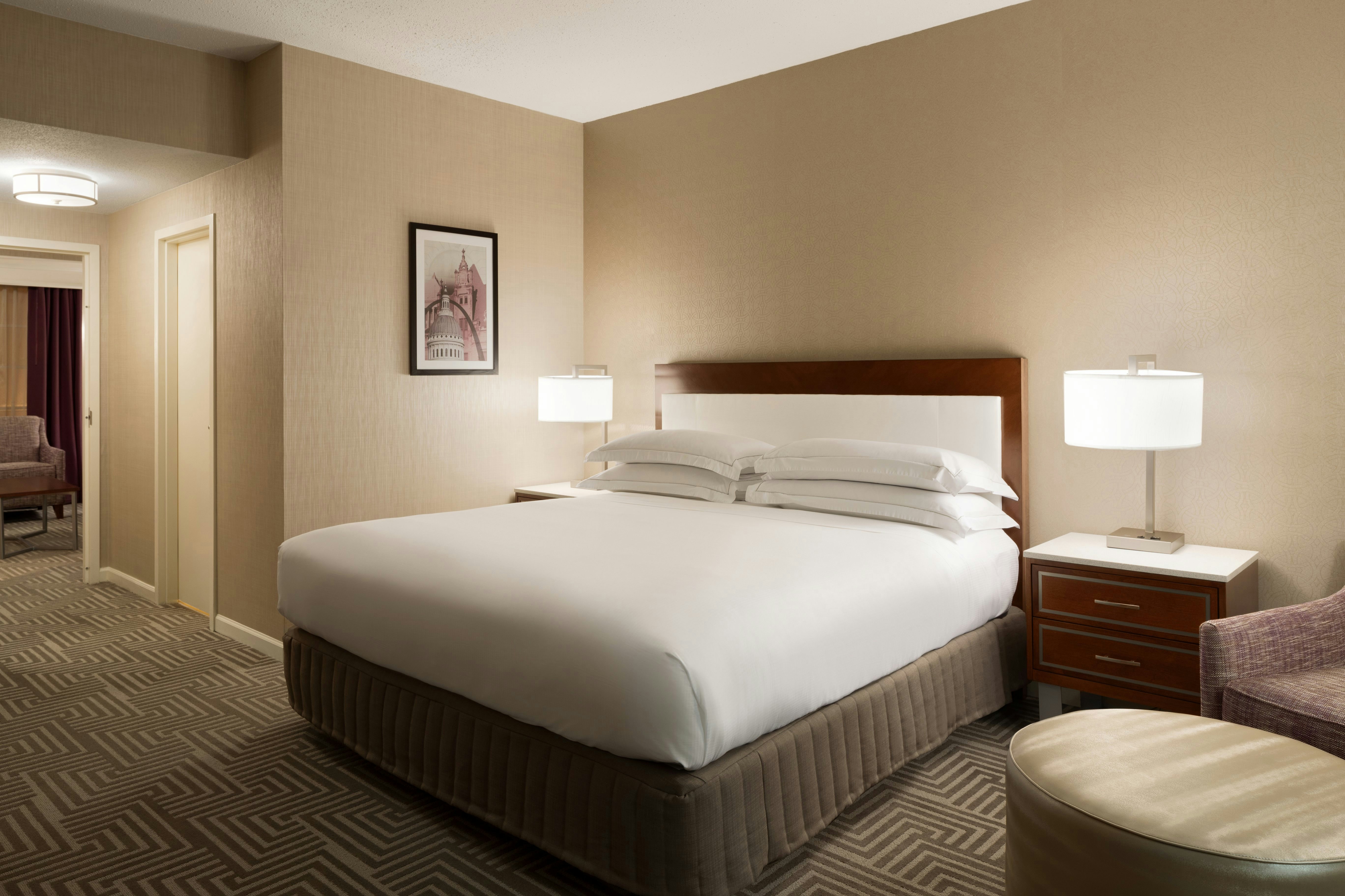 JUNIOR SUITE, KING BED
