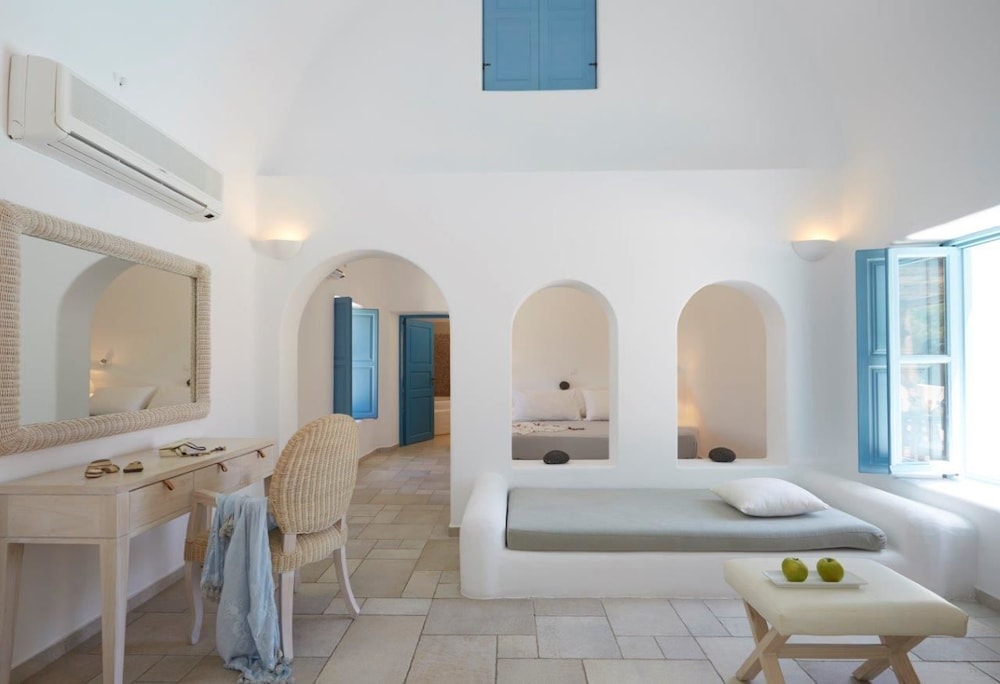 Black Rose Suites 30/70