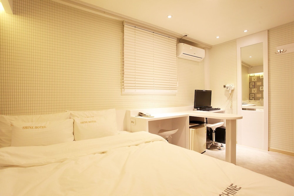 Shine Hotel 21/49