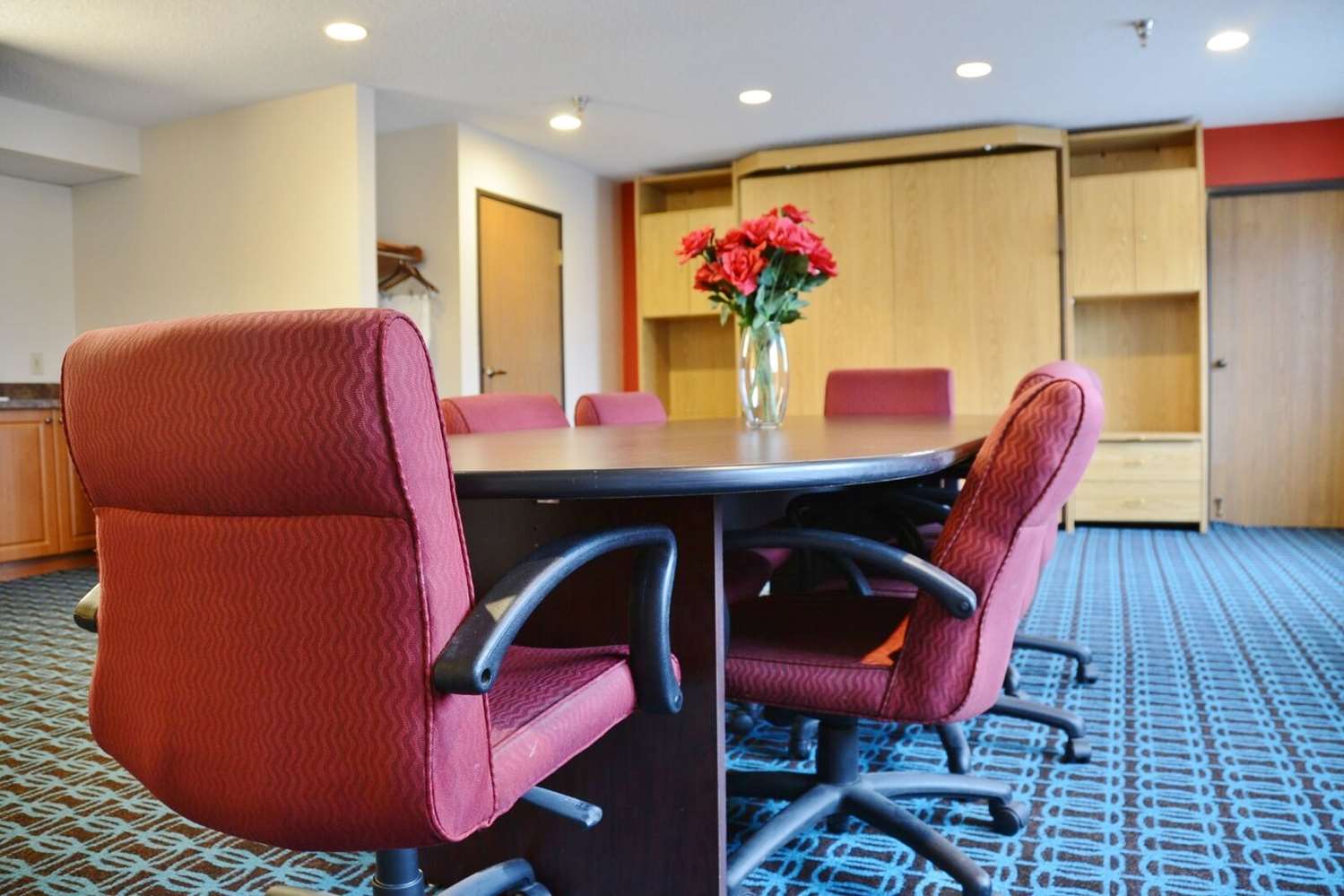 Country Hearth Inn & Suites Kenton 44/47