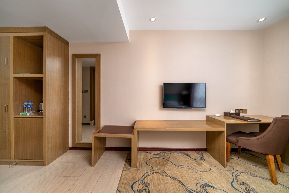GUANGZHOU BOYI HOTEL 36/50