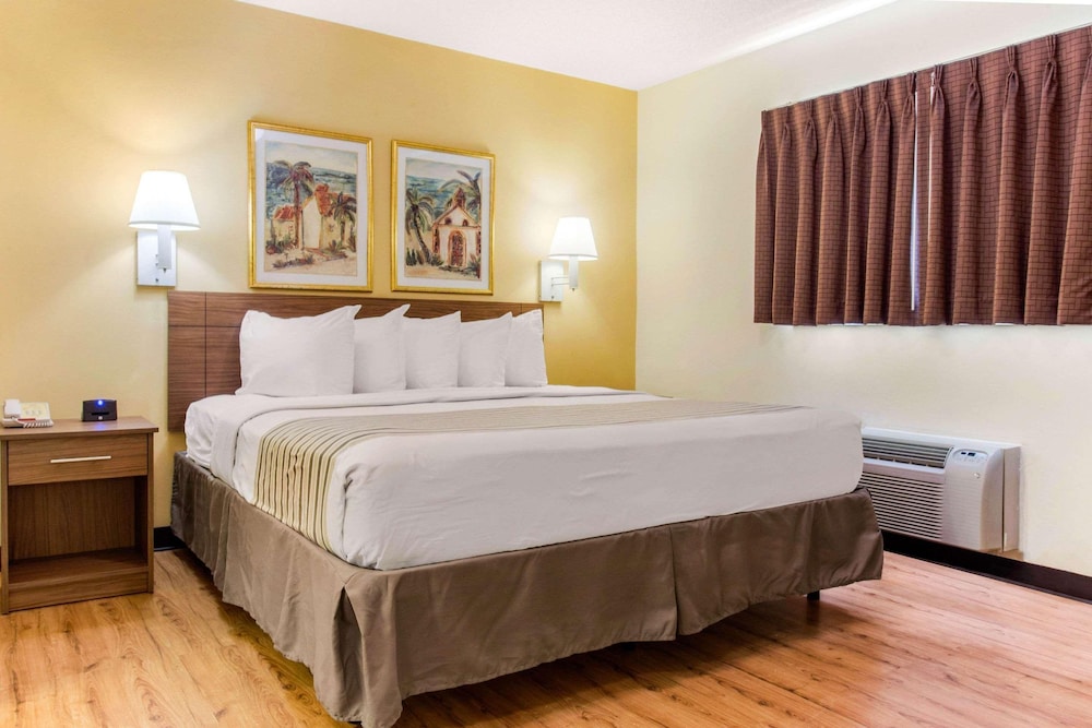Studio 6 Extended Stay - Myrtle Beach, SC 29/60