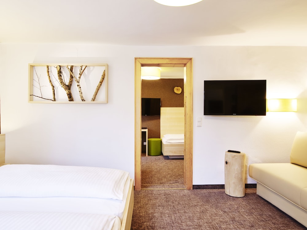 Das Grune Hotel Zur Post - 100 Bio 32/74