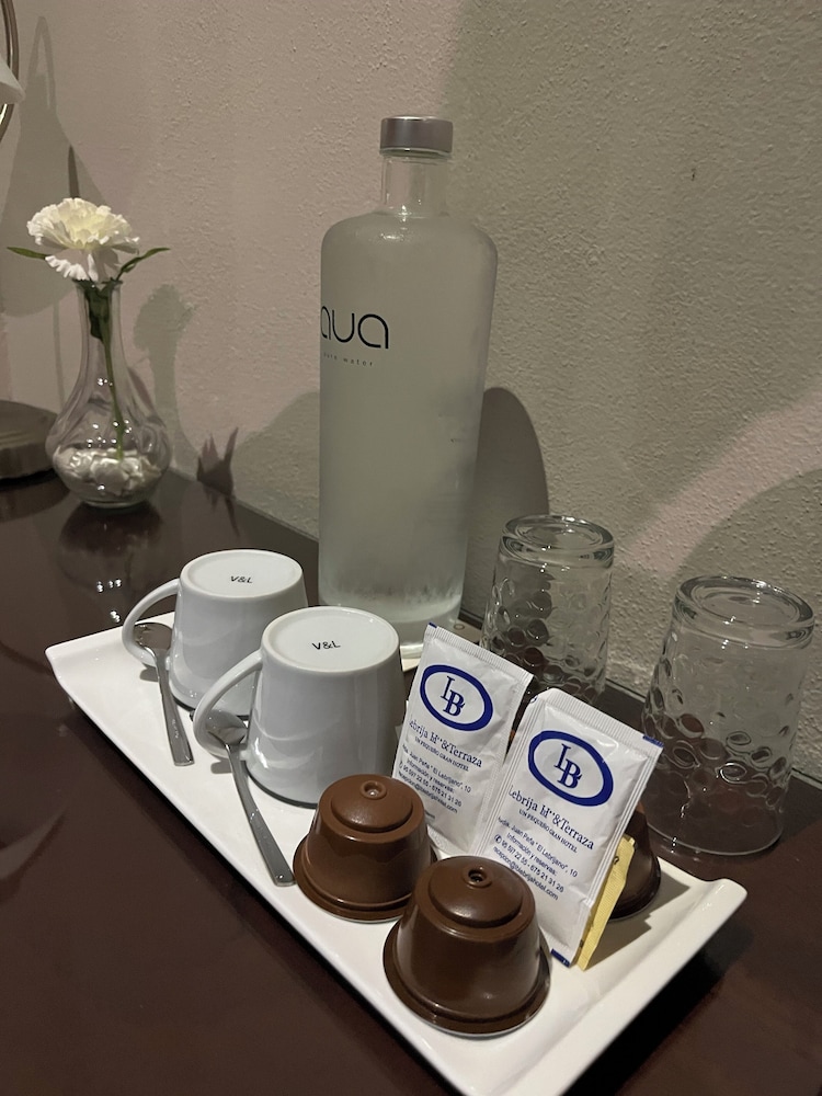 LB Lebrija Hotel & Terrace 36/65