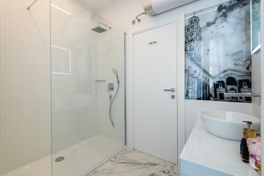 Dream Luxury Rooms 24/27
