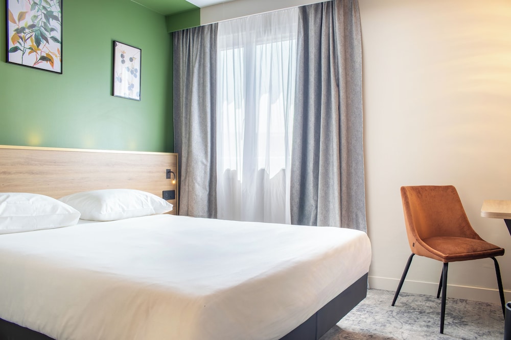 Brit Hotel Cahors Le Valentre 26/70