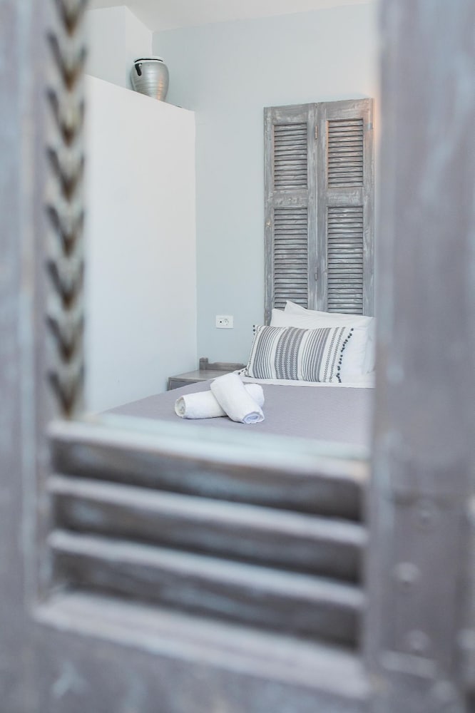 Niriides Apartaments 25/60