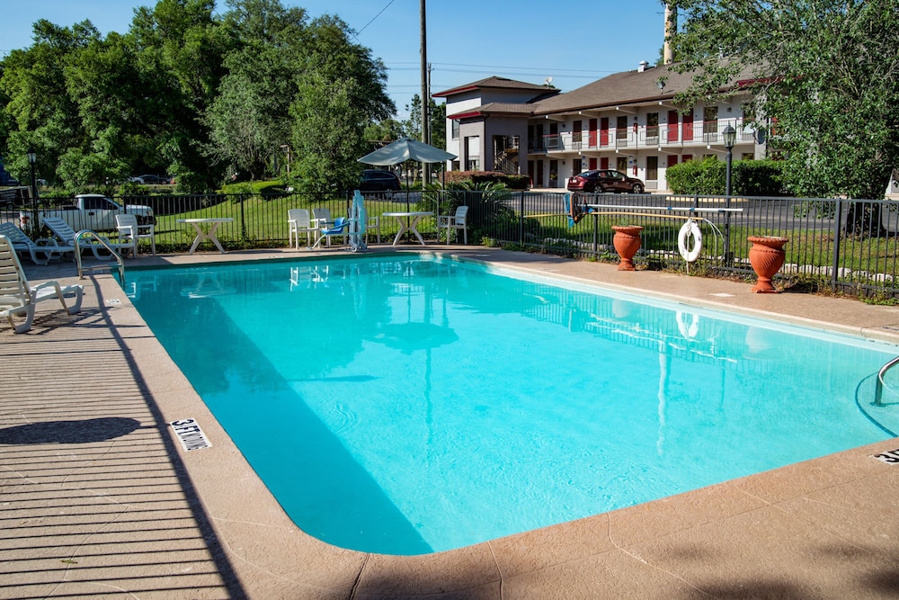 Red Roof Inn Tallahassee East 23/35