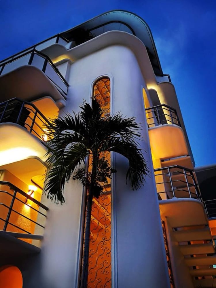 Hotel Blue Star Cancun 4/50
