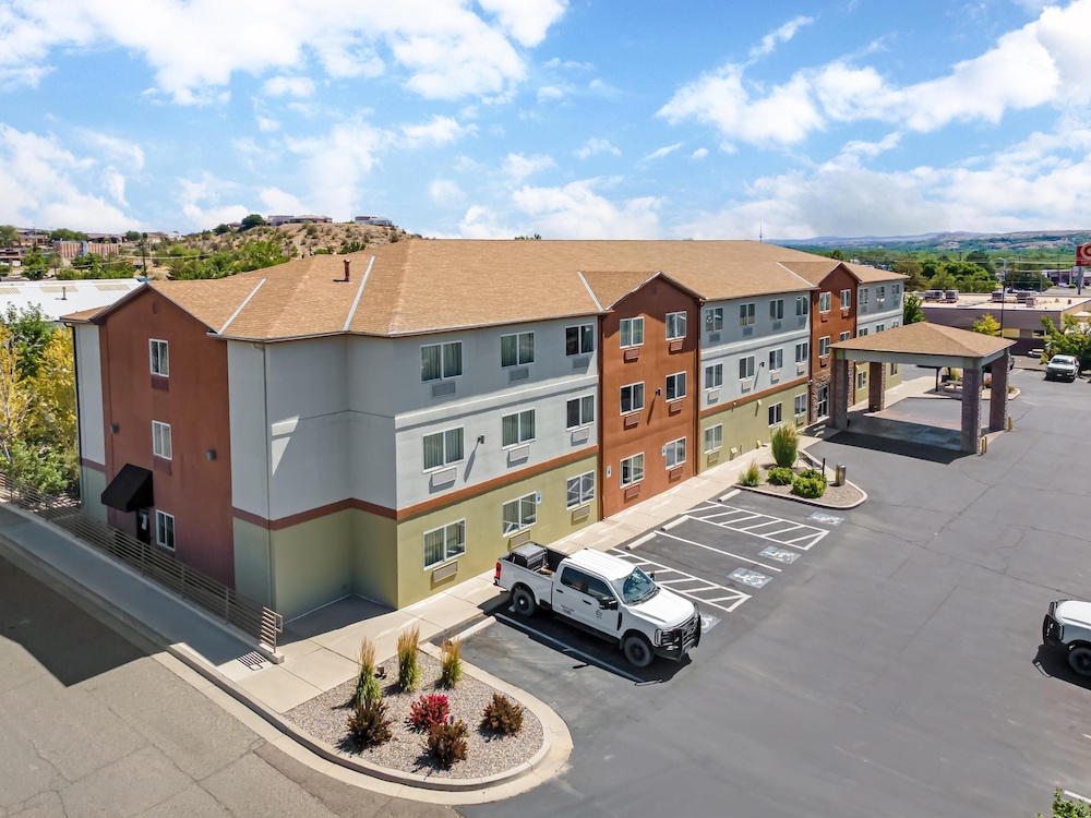 Best Western Plus The Four Corners Inn 6/69