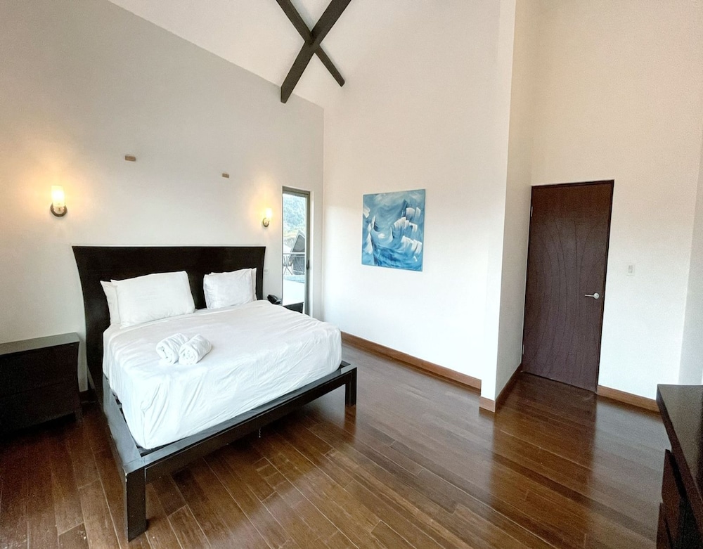 Sky Penthouses At Oceano 9/50