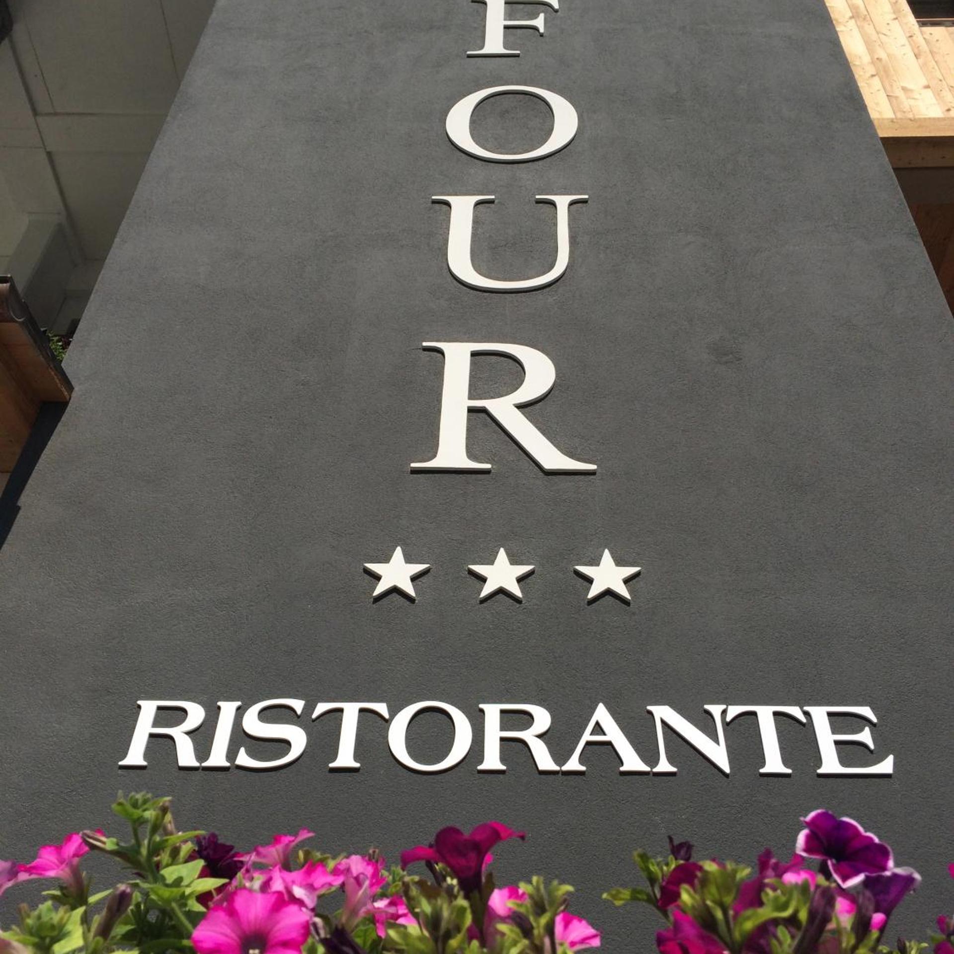Dufour Hotel 25/42