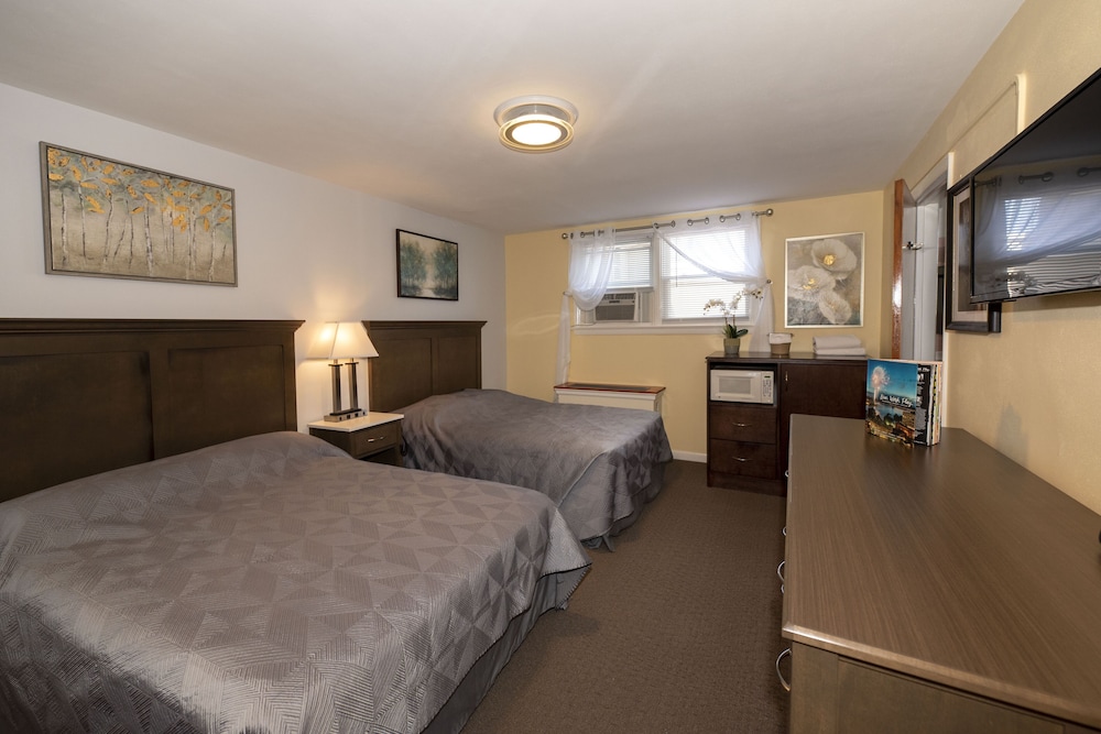 Simmons Motel 22/74