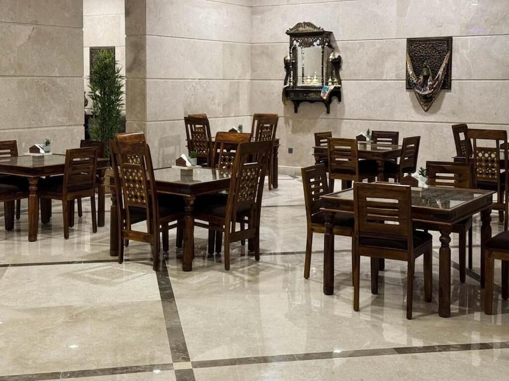 Hussein Hassan Ali Bayari Hotel 56/61