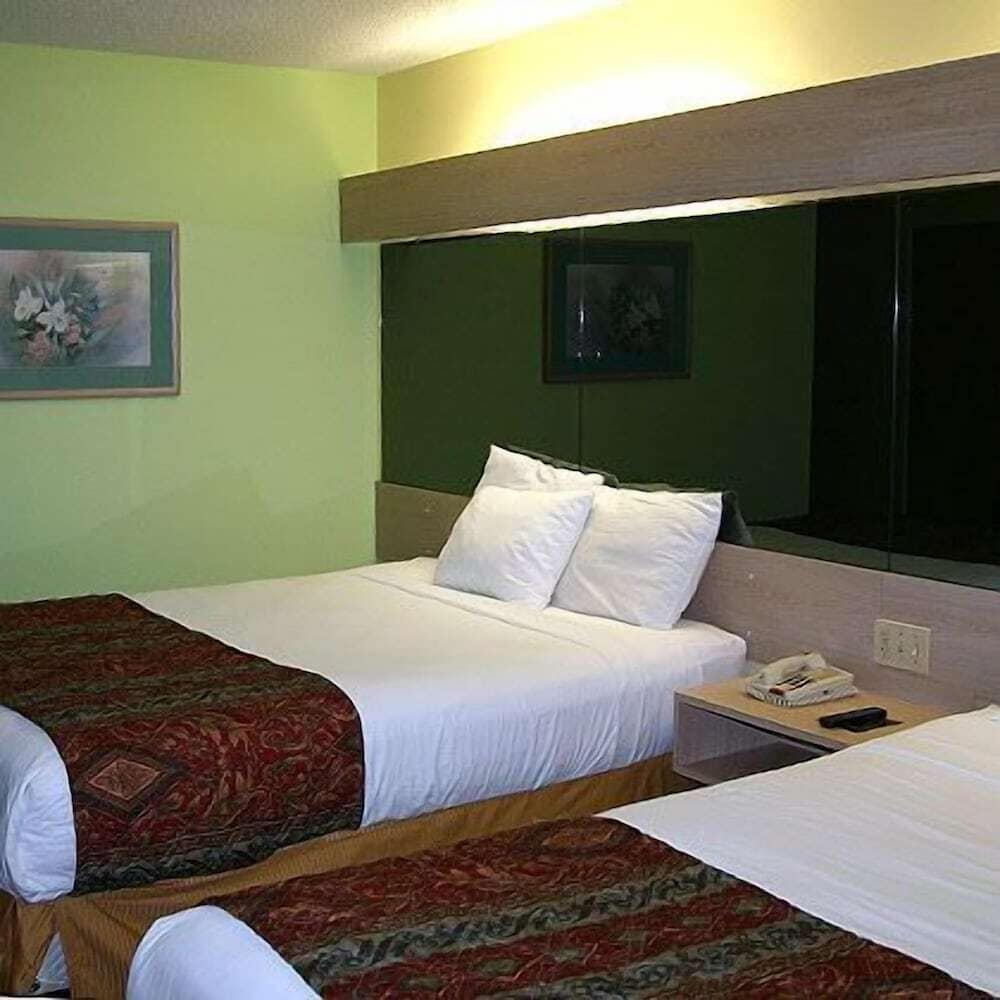 Motel6 Charlotte, NC - University 31/45