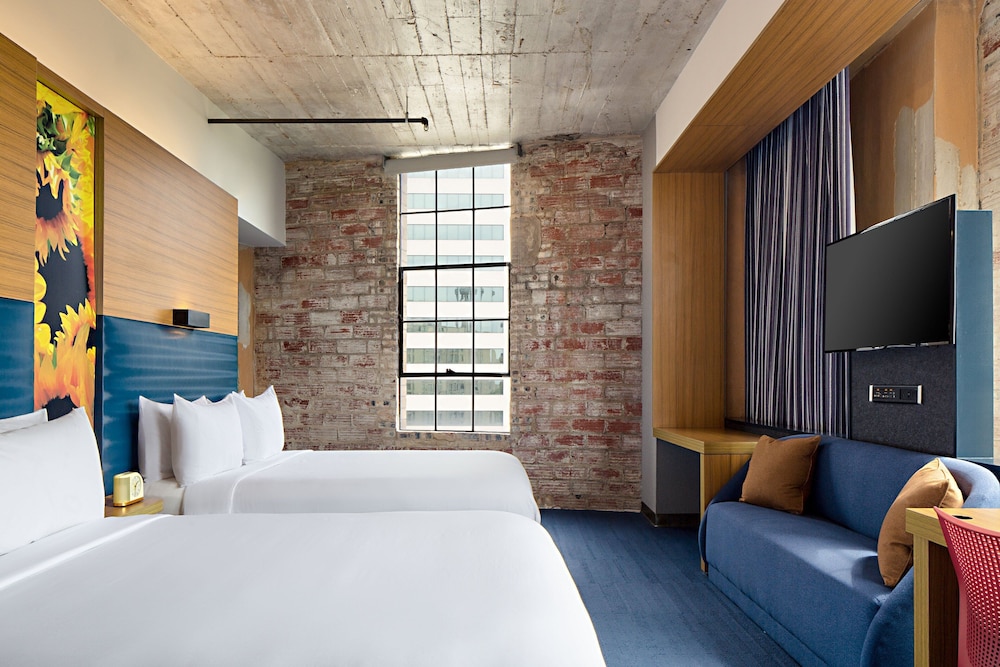 Aloft Dallas Downtown 15/49