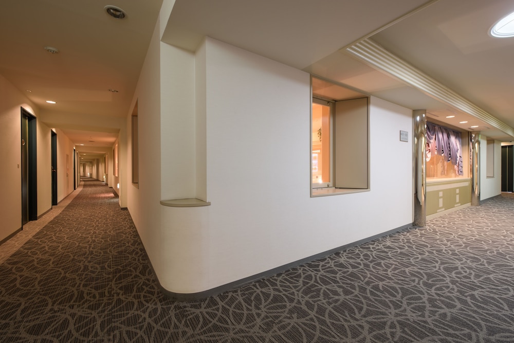 Air Terminal Hotel 8/32