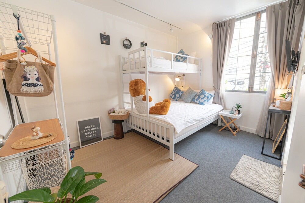 Oon Poshtel 22/50