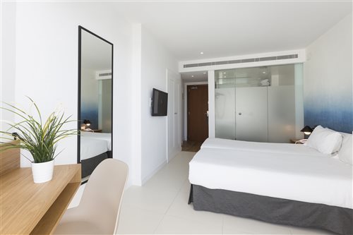 Room, Double Bed, Lateral Side Sea View