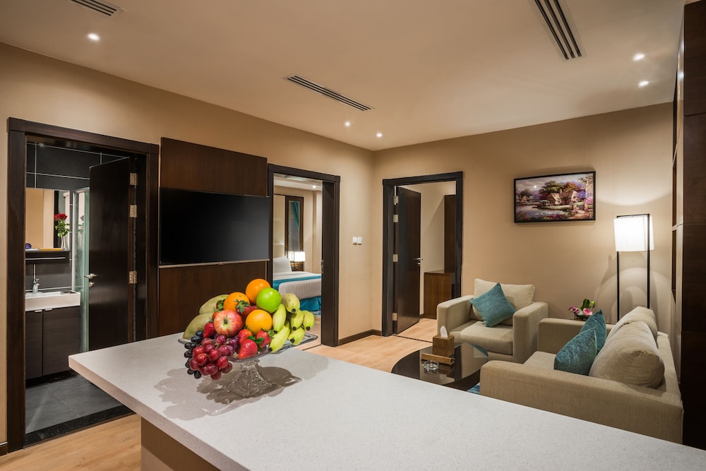 نافيتي ورويك الدمام(Naviti Warwick Dammam) 20/40