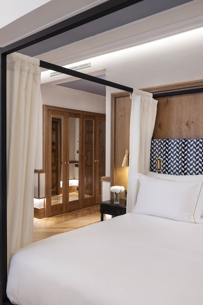 SOLECIO, DELUXE, DOUBLE BED