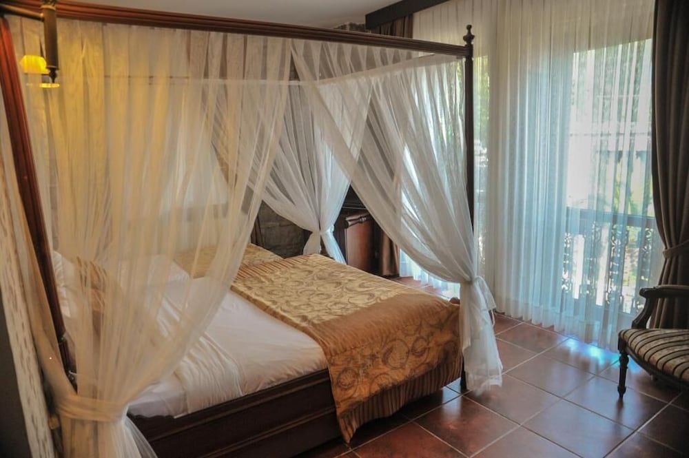 Tas Hotel 17 8/50