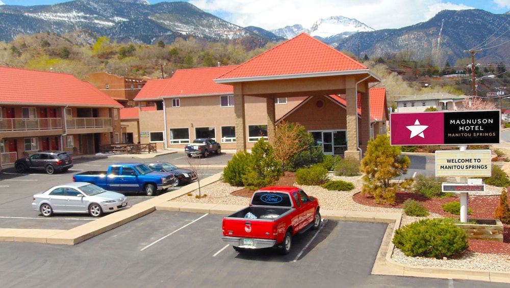 MAGNUSON HOTEL MANITOU SPRINGS 9/40
