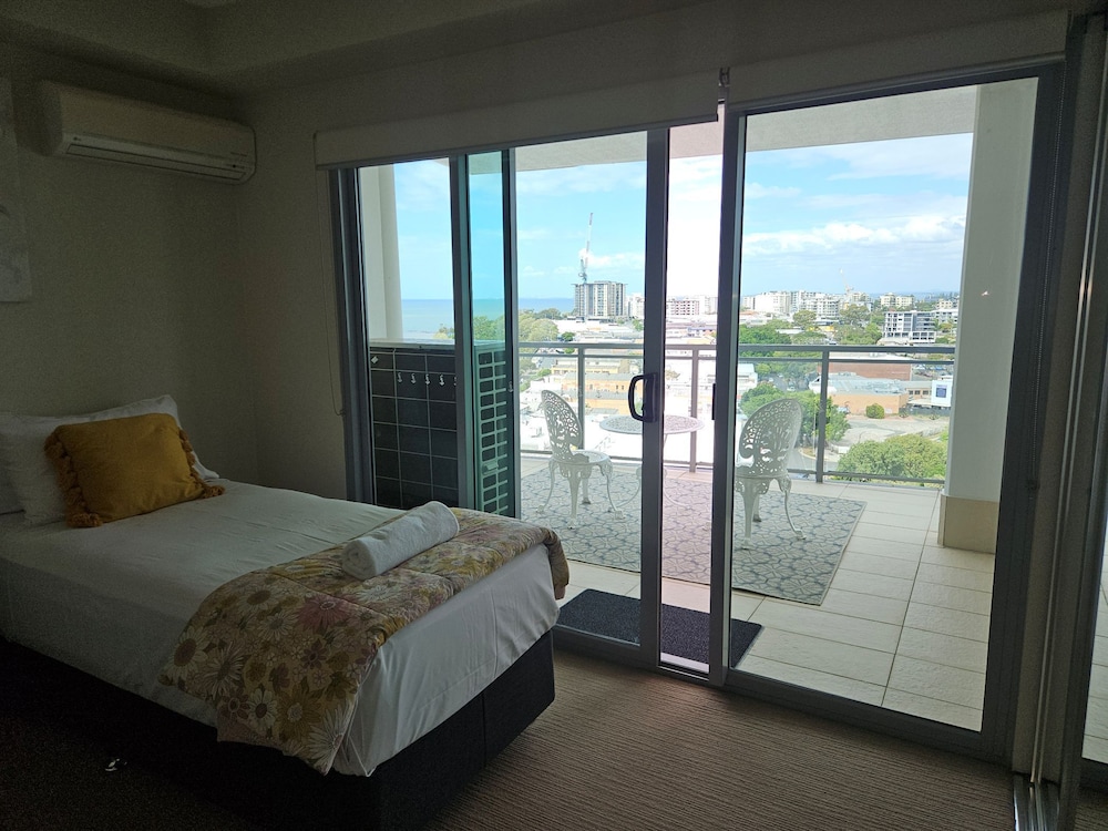 Proximity Waterfront Apartments 10/46