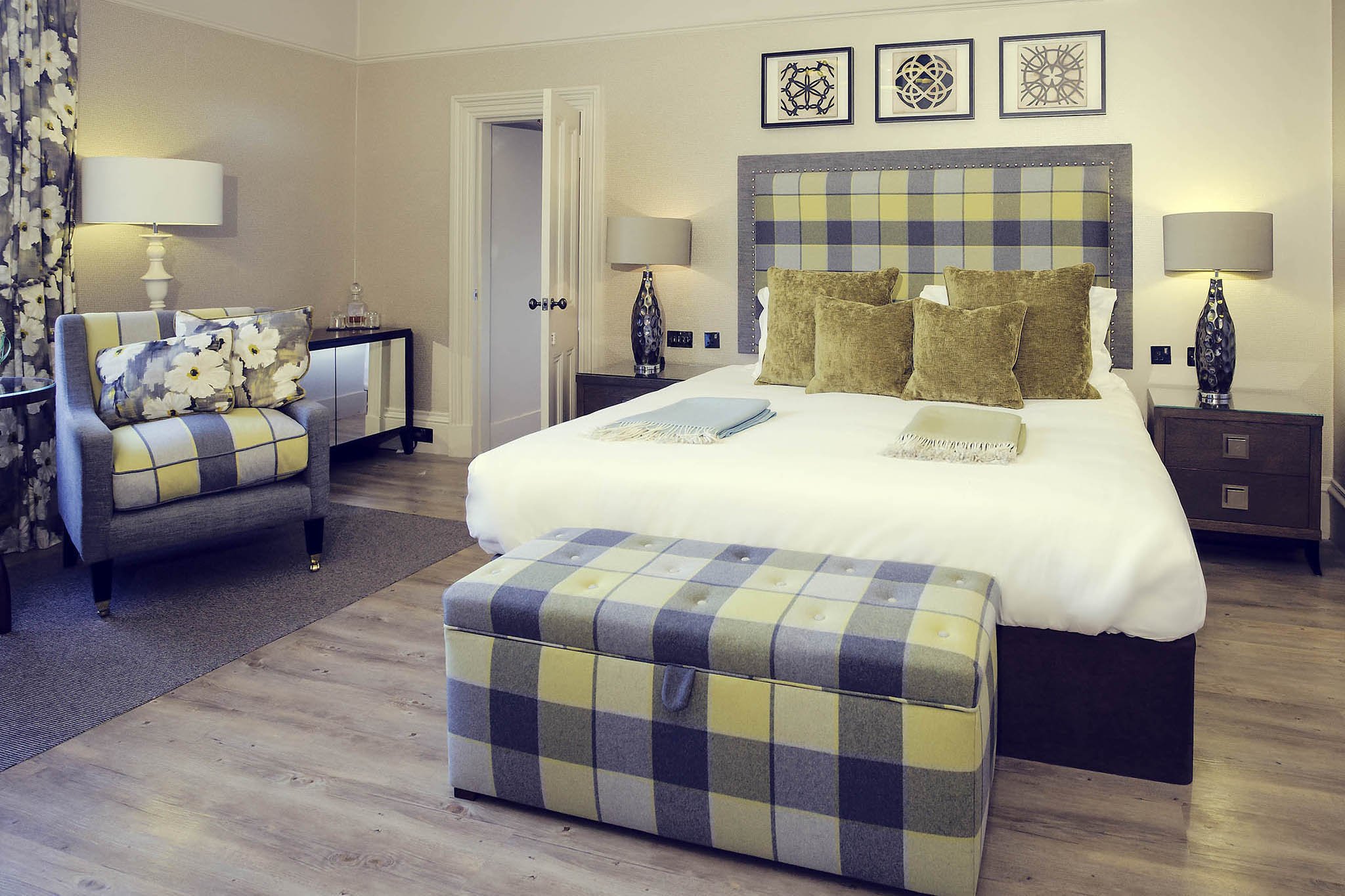 Feature, Double Bed, Ardoe House Hotel and Spa 2/3