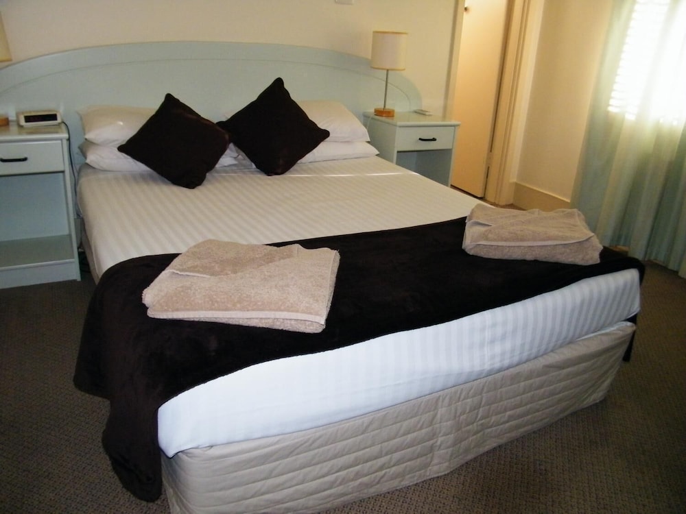 Grand Tasman Hotel 14/65
