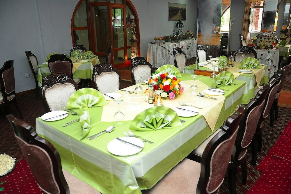 Ras Amba Hotel 30/50