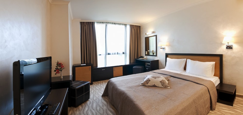 Casino Hotel Efbet 16/72