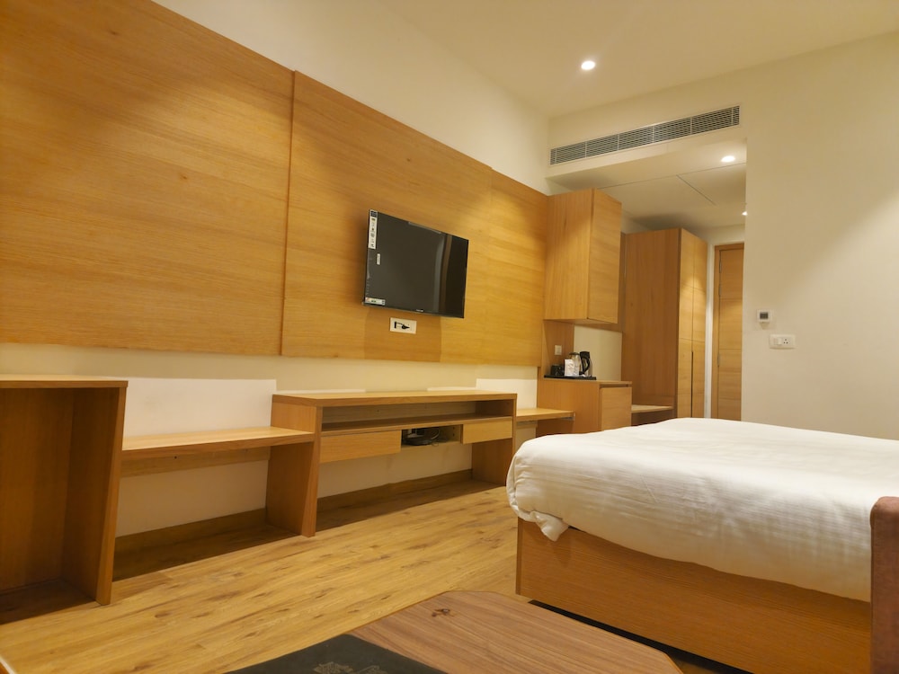 HOTEL GORBANDH 17/48