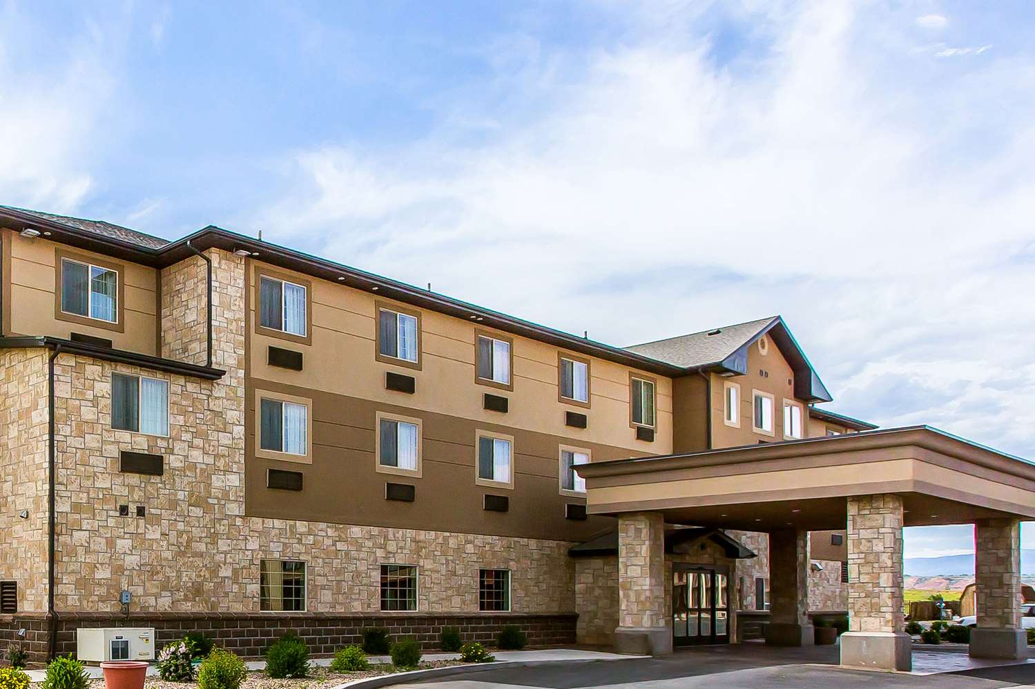 COMFORT INN BALLARD-ROOSEVELT 3/30