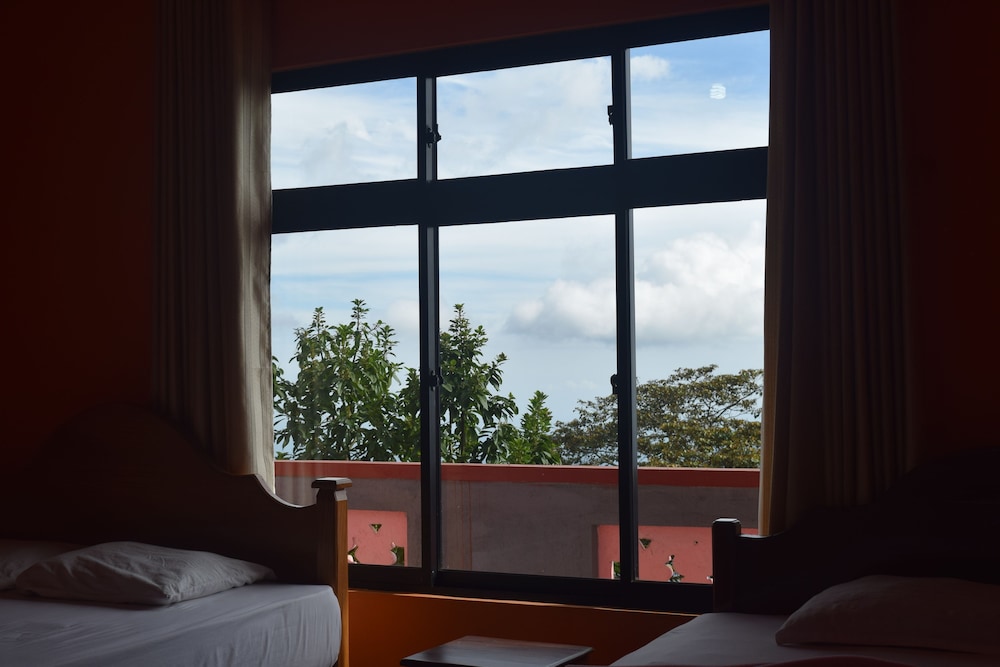 Southern View Holiday Resort 9/23
