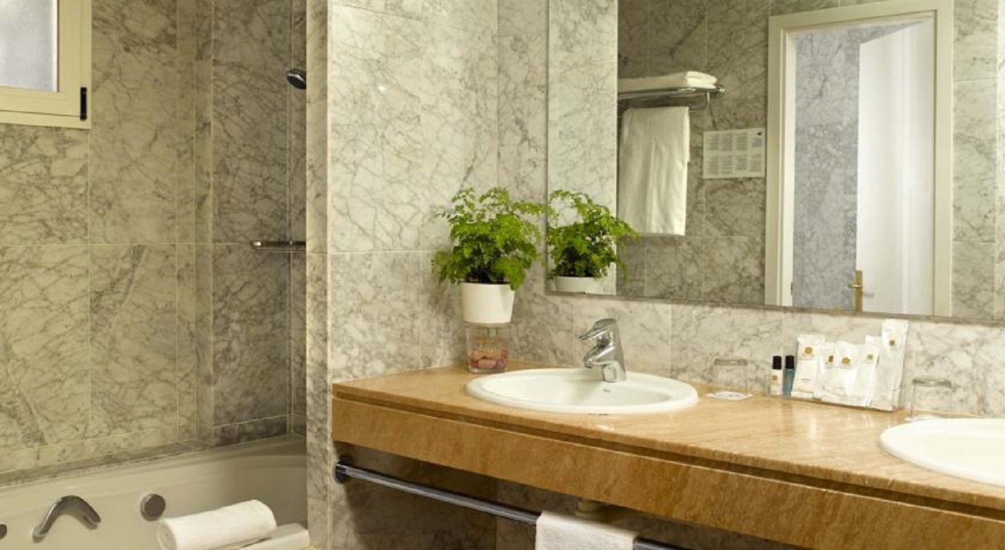 Gran Hotel Reymar 48/50