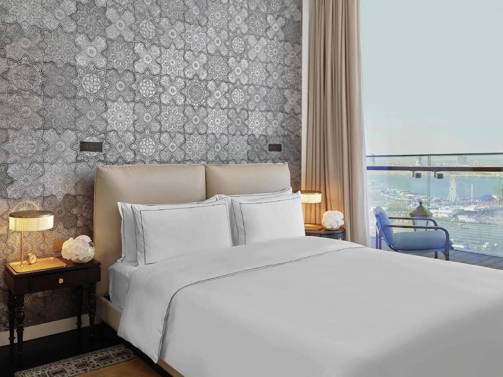 Raffles Doha 20/65