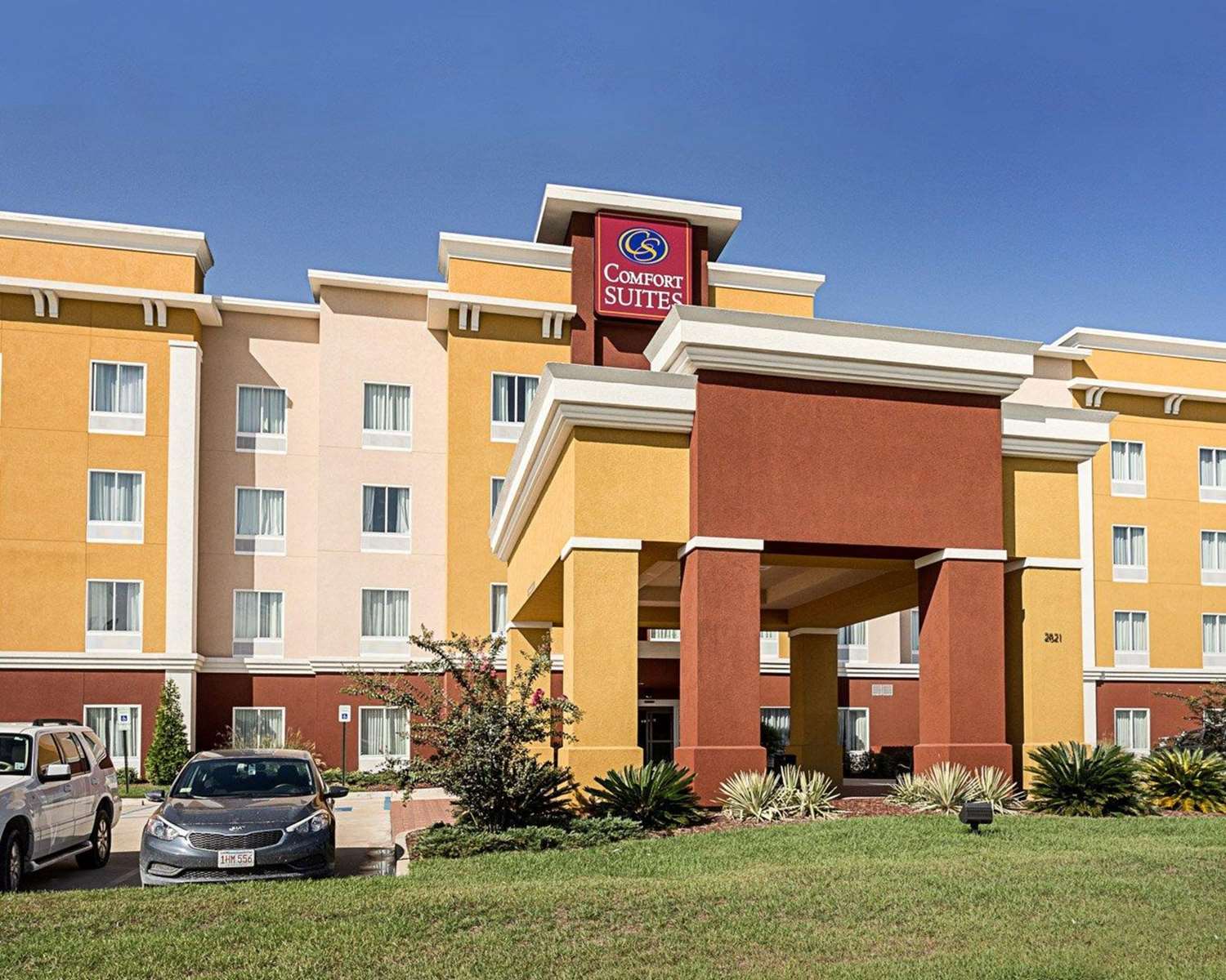 Comfort Suites Near Tanger Outlet Mall 3/18
