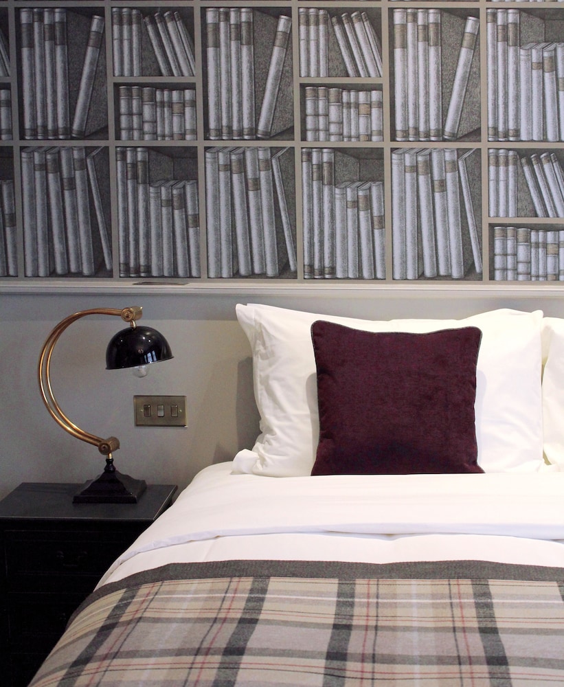 The Hayden Pub and Rooms 15/25