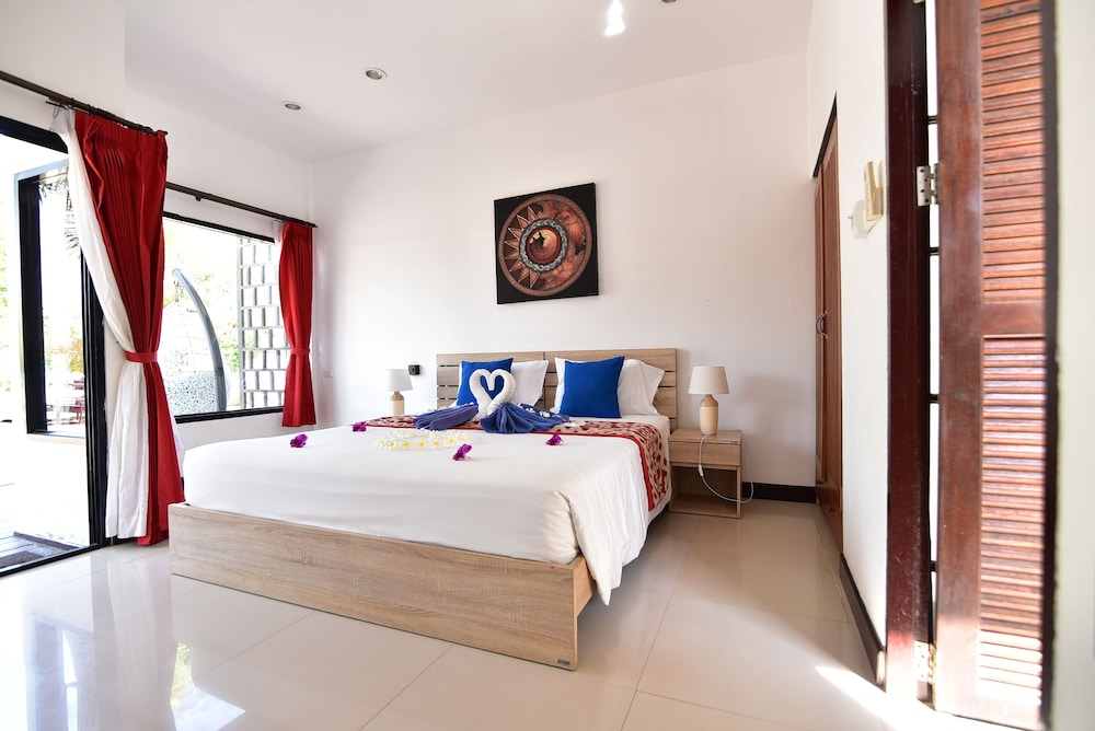 Reef Resort 8/33