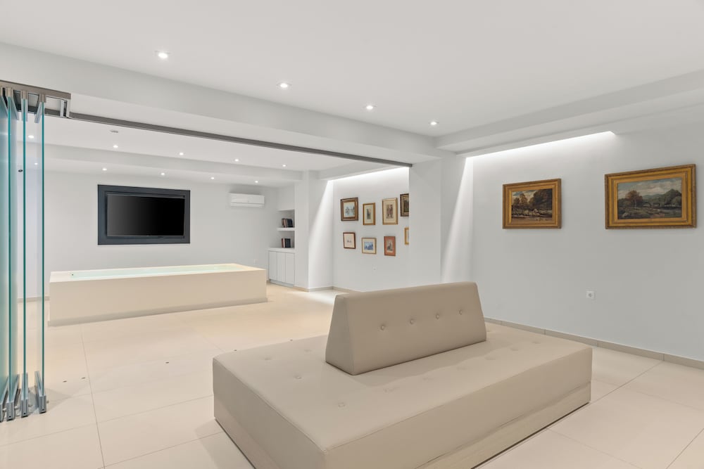 Gallery Central 37/60